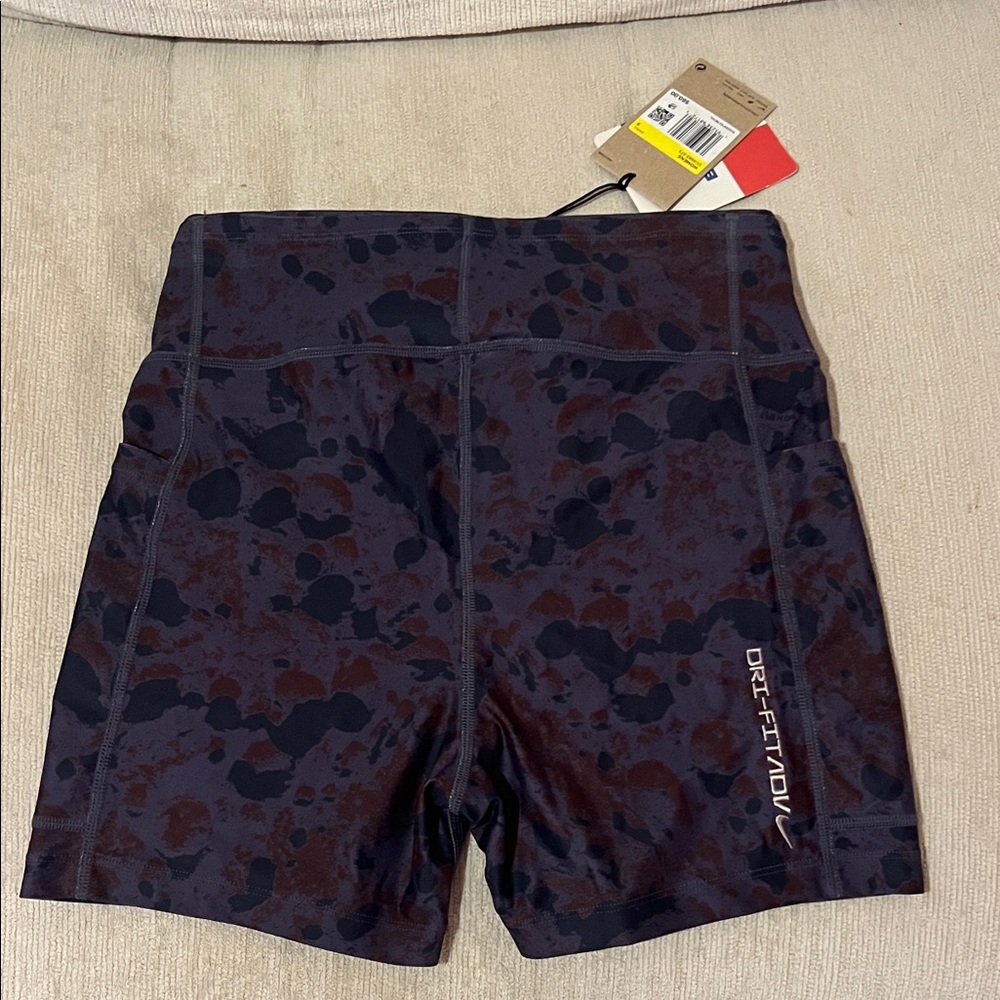Nike ACG Shorts and Jacket set - Picture 5 of 6